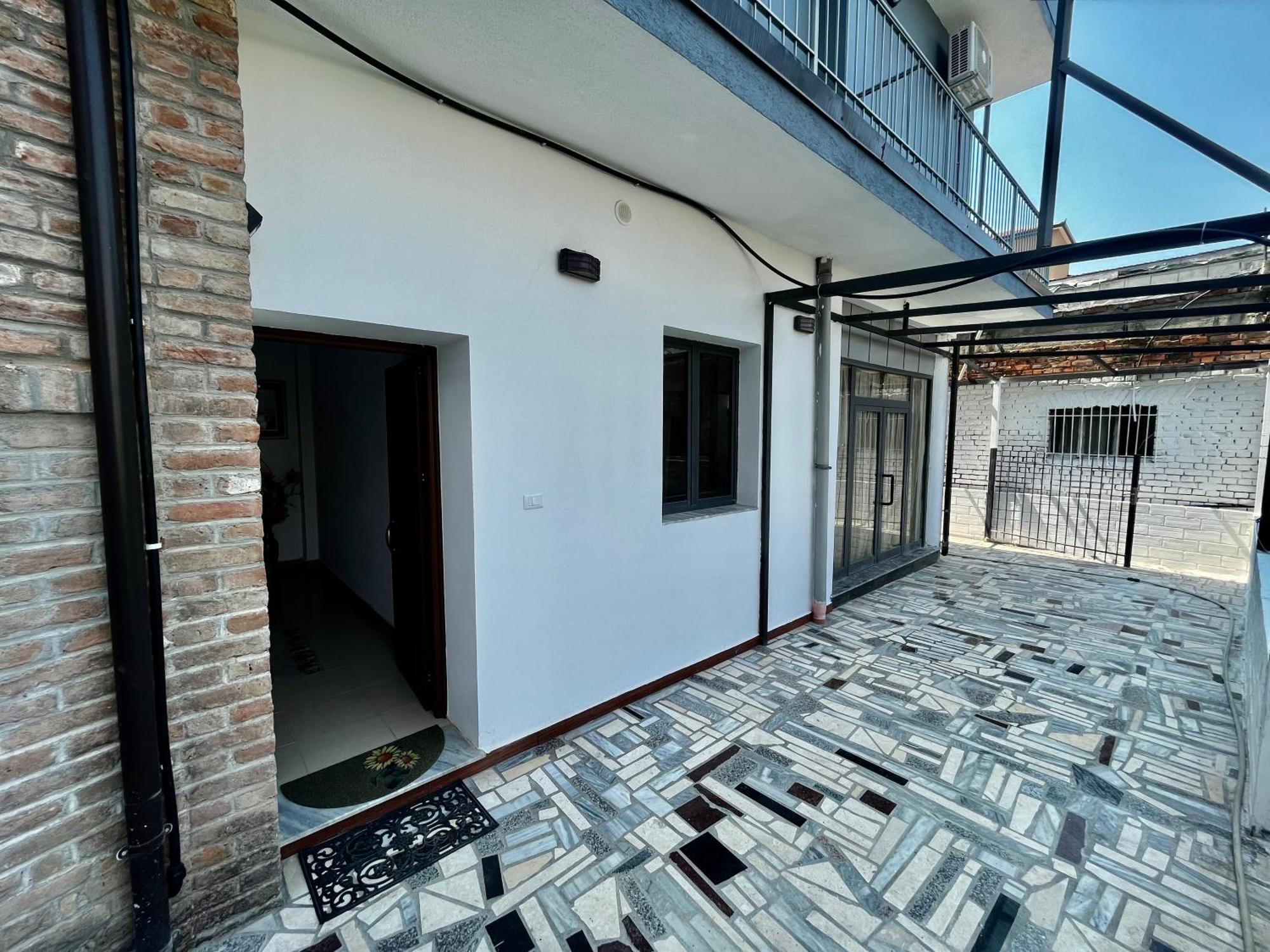H&A Guest House Divjake Exterior foto